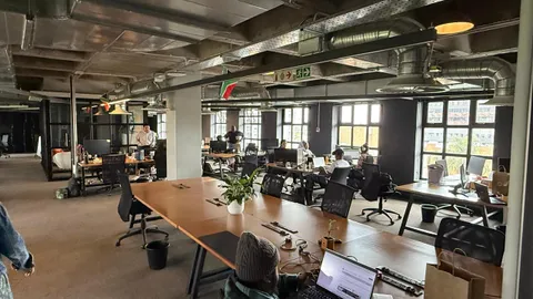 Office to let in Rosebank (17).